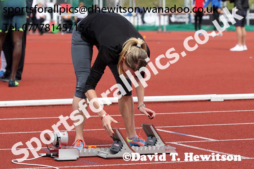 Eilidh Child setting up her black for the womens 400 metres hurdles at the Sainsbury's Birmingham Grand Prix. Photos: David T. Hewitson/Sports for All Pics